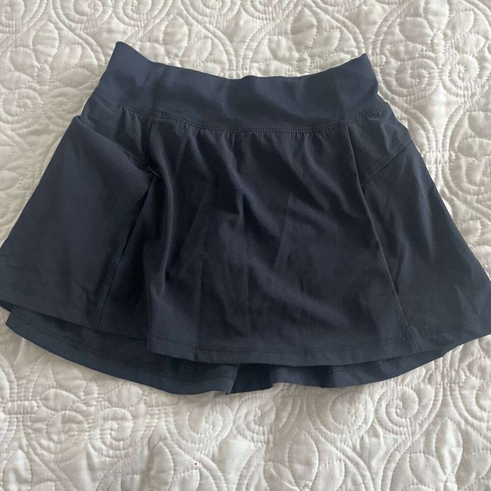 All in Motion girls size small 6/7 navy blue skort